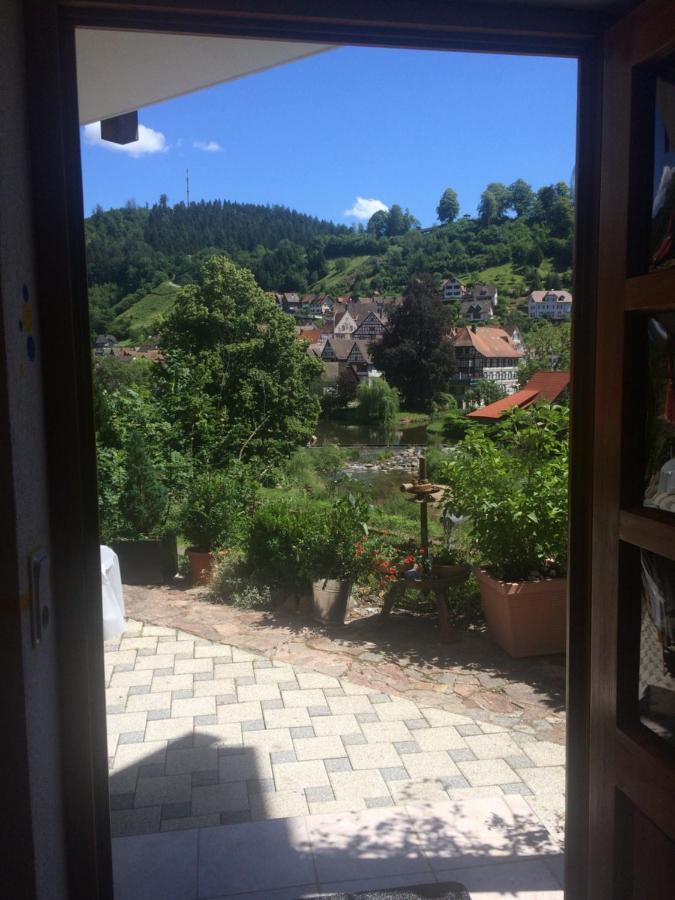 Urlaub Mit Blick Auf Schiltachs Fachwerkhaeuser Exterior photo